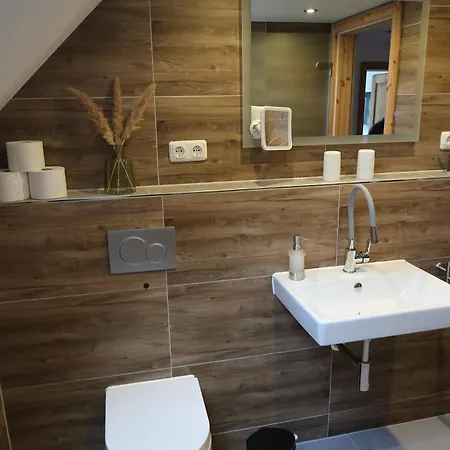 Kleine, Gemuetliche Dachgeschosswohnung Apartmán Laudenbach (Rhein-Neckar)