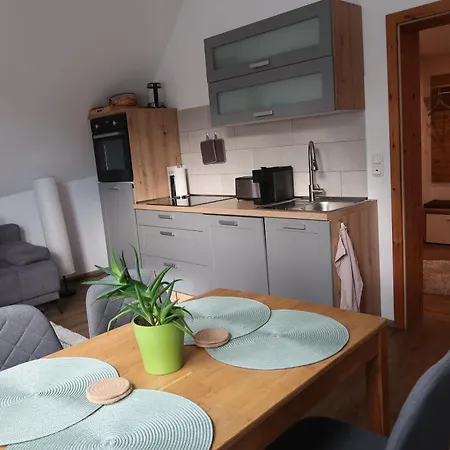 Kleine, Gemuetliche Dachgeschosswohnung *