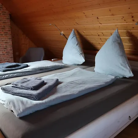 Kleine, Gemuetliche Dachgeschosswohnung Apartmán *